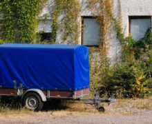 plandeka na przyczepce